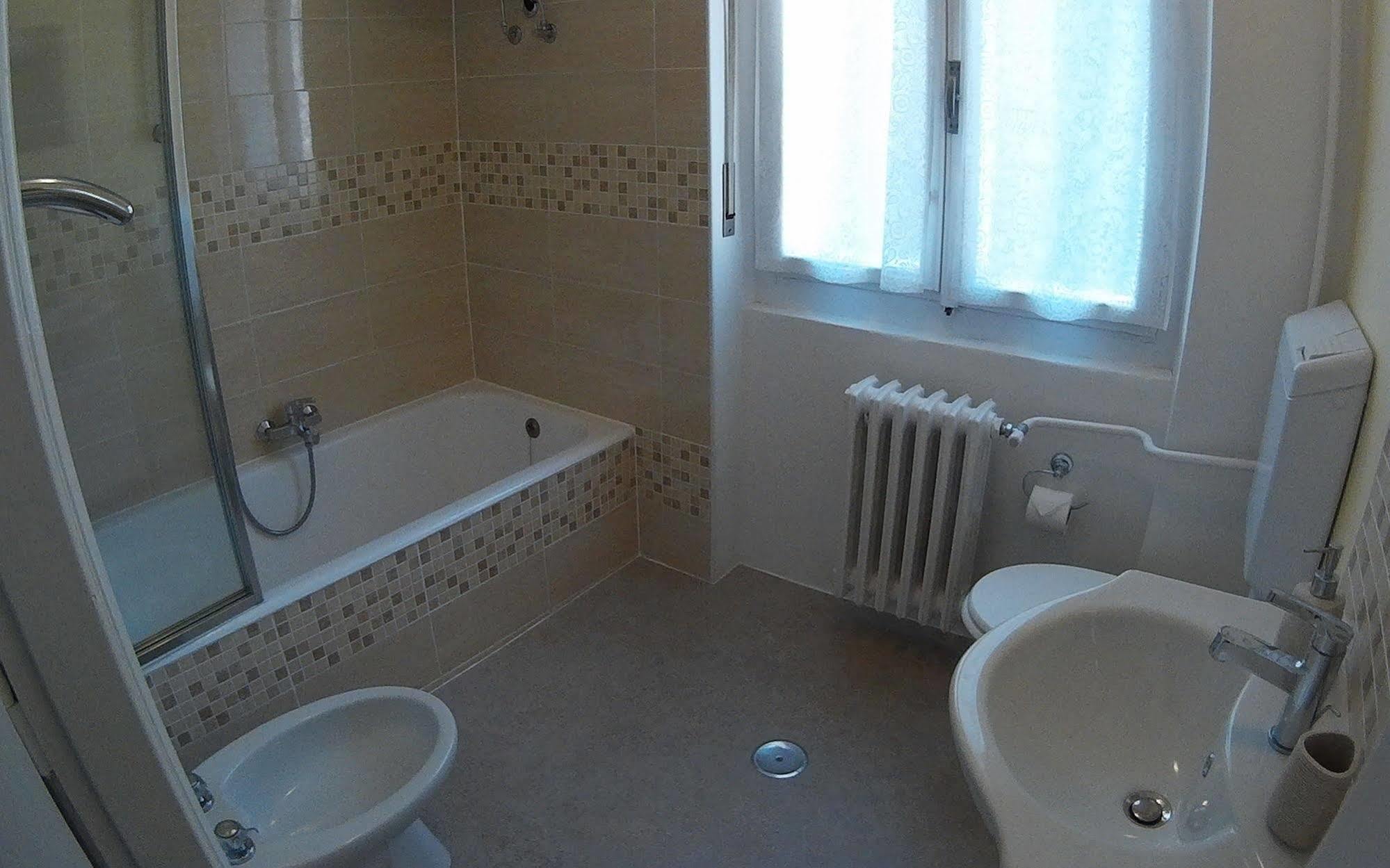 Pensione Bianca Bardonecchia Luaran gambar